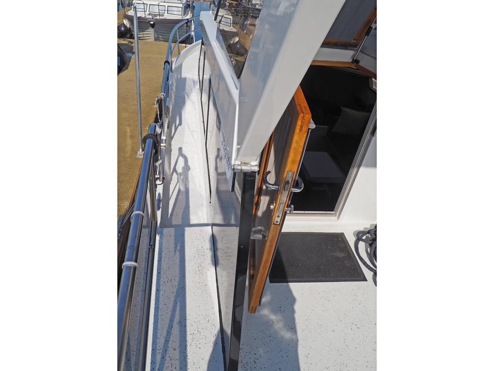  Deck equipment